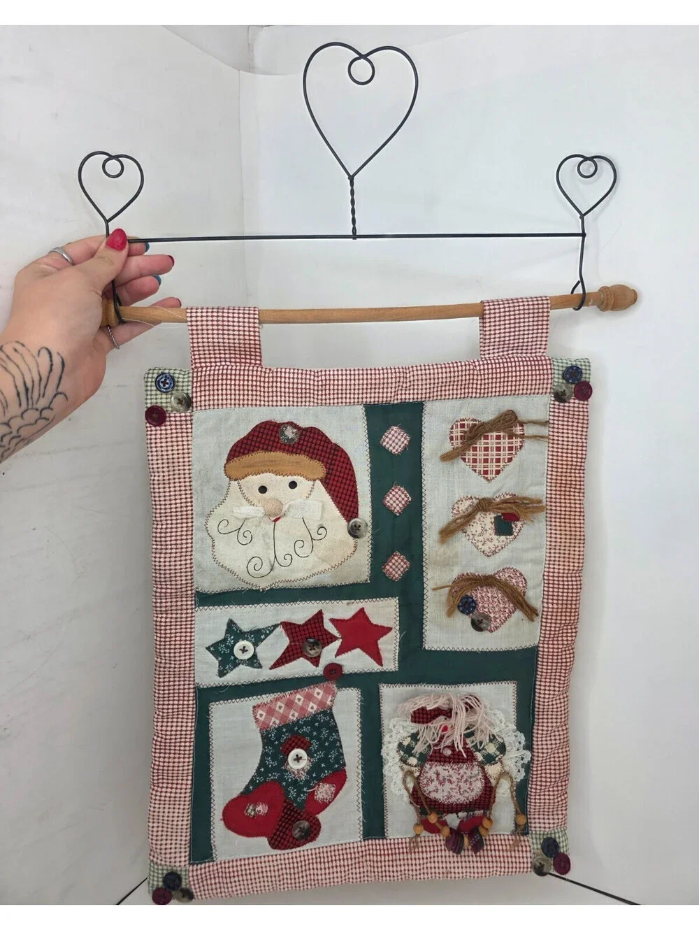 Vintage Quilted Patchwork Design with a Santa Claus Design Wall Hanging 16